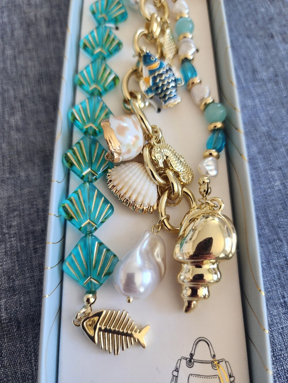 Coastal Sea Shell Fish Sea Horse & Glass Bead Gold Bag Charm New With Tag - Picture 3 of 3
